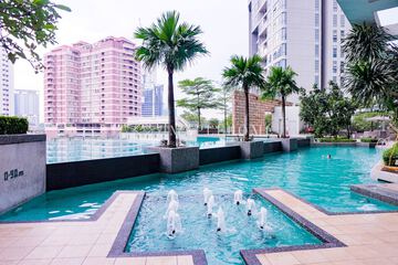 Infinity pool