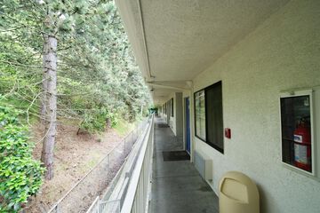 Terrace/Patio 30 of 33