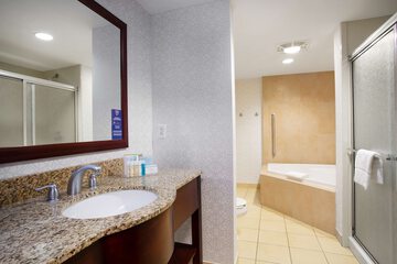 Room 11 of 28