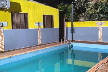 Pool waterfall
