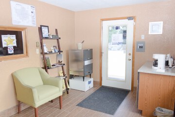 Breakfast/Coffee Service 32 of 33