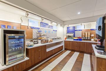 Breakfast/Coffee Service 35 of 52