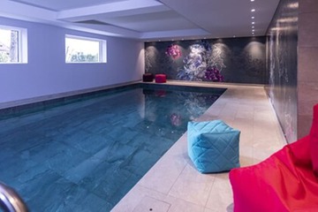 Exercise/lap pool