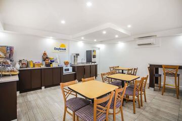 Breakfast/Coffee Service 29 of 43