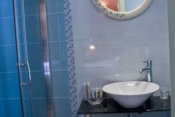 Bathroom sink
