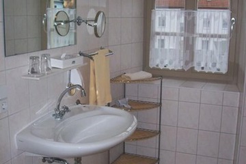 Bathroom sink
