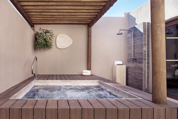 Private pool