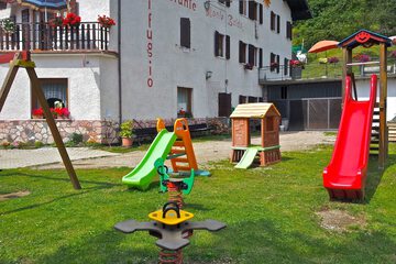 Children's play area - outdoor