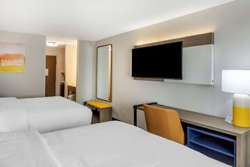 Room 13 of 35