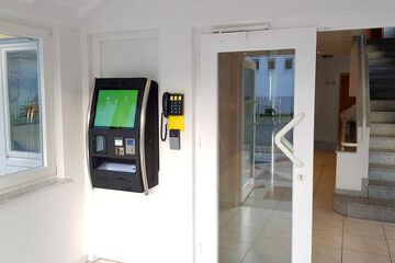 Check-in/check-out kiosk