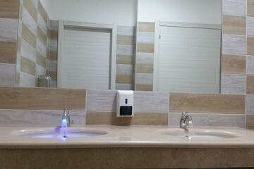 Bathroom sink