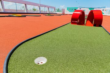 Mini-golf