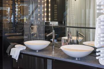 Bathroom sink