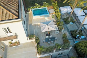 Private pool