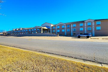FairBridge Inn & Suites Canadian