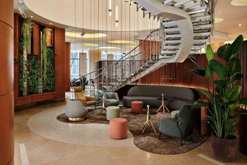Lobby lounge