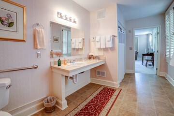 Bathroom sink