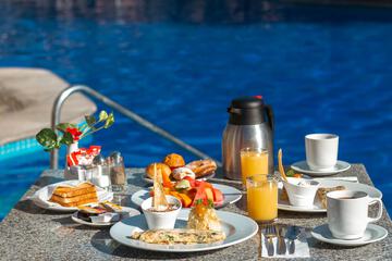 Breakfast meal