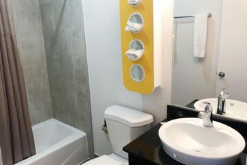 Room 10 of 37