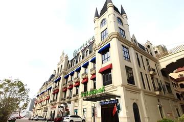 Photo 10