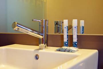 Bathroom sink