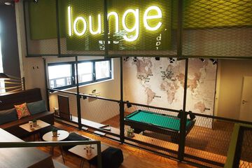 Lobby lounge