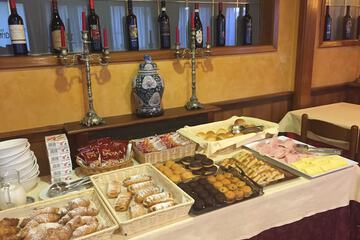 Breakfast buffet