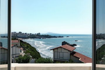 Beach/ocean view