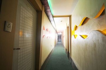 hotel_rooms