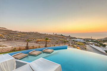 Infinity pool