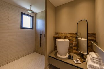 Bathroom shower