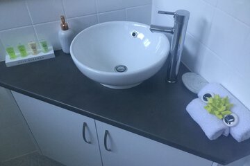 Bathroom sink