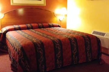 Oceanside Inn and Suites