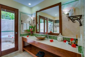 Bathroom sink