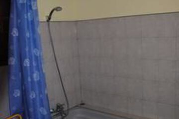 Deep Soaking Bathtub