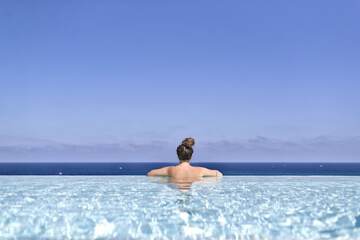 Infinity pool