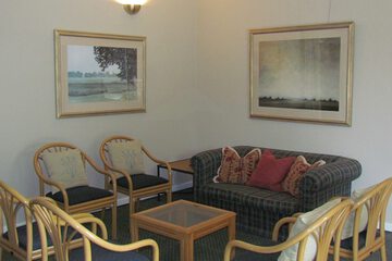 Lobby lounge