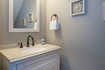 Bathroom sink