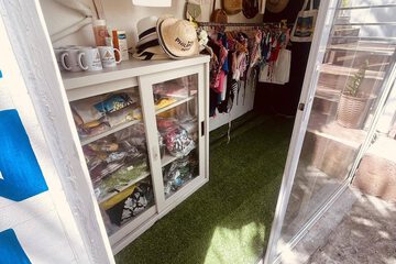 Gift shop