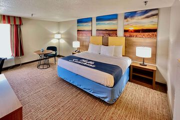 Days Inn by Wyndham Rayne / Crowley