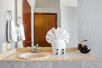 Bathroom sink