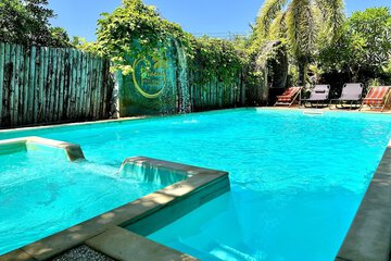 Pool waterfall