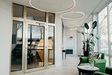 Lobby lounge
