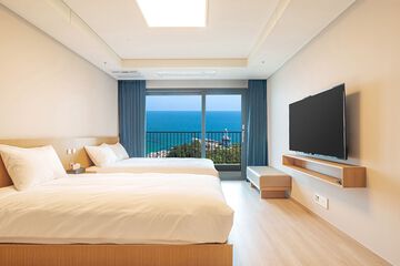 Beach/ocean view