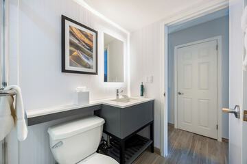 Bathroom sink