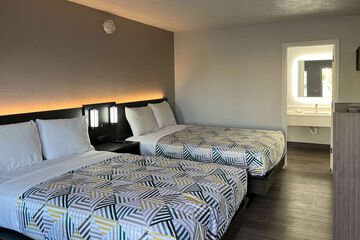 Room 13 of 18
