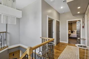 Ballroom/Hall 21 of 21