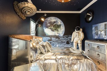 Children's theme room