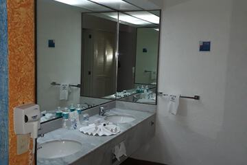 Bathroom sink