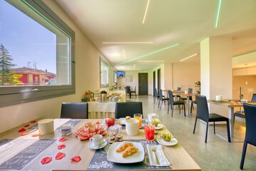 Breakfast area